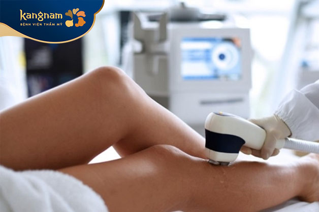 Đảm bảo da chân của bạn sạch sẽ và không có vết thương hoặc kích ứng trước khi bắt đầu quá trình tẩy lông