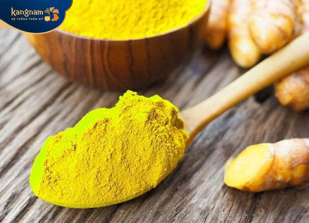 Trong trị mụn trứng cá, bột nghệ cũng được sử dụng kết hợp với một số nguyên liệu khác để tăng hiệu quả điều trị