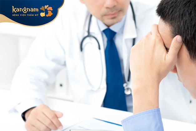 Nếu nốt ruồi xuất hiện có màu đỏ và kèm theo cảm giác đau rát cần thăm khám sớm