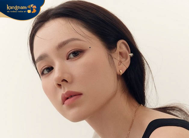 Những người có nốt ruồi tại vị trí này là người sống xa hoa, có tham vọng lớn