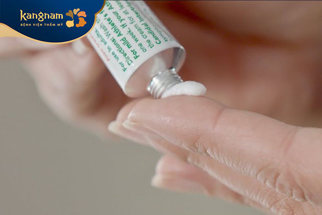 Điều trị mụn bọc ở cằm bằng thuốc gì?