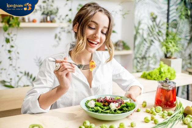 Nên ăn uống khoa học, đầy đủ các bữa