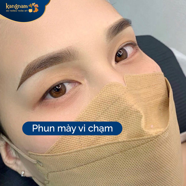Phun mày vi chạm với kỹ thuật tinh xảo