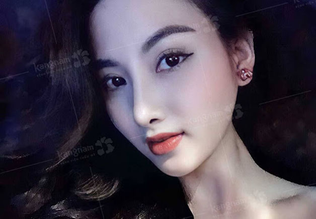 Dáng mũi chữ, thẳng tôn lên các đường nét khác trên gương mặt