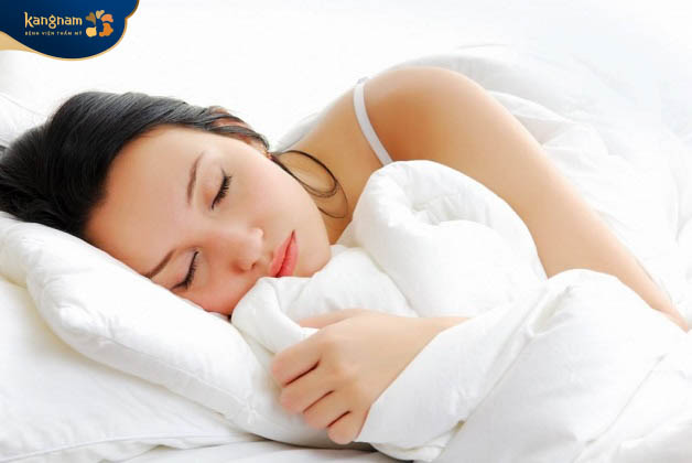 Nên ngủ đủ giấc để tái tạo năng lượng