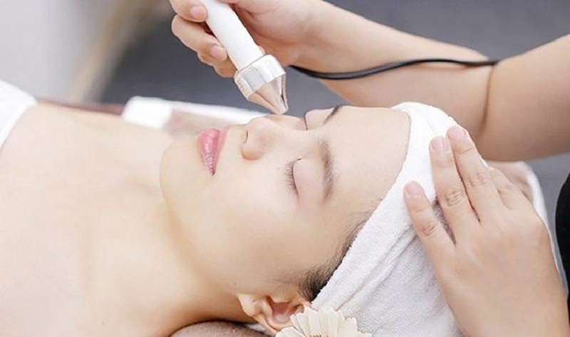 Phương pháp tia laser ứng dụng công nghệ cao trị thâm mắt được nhiều người lựa chọn