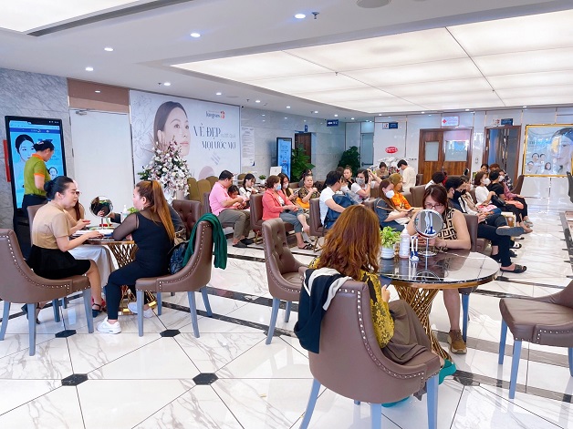 Bệnh viện Thẩm mỹ Kangnam sở hữu không gian rộng rãi, sang trọng