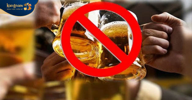 Nên kiêng bia rượu, chất kích thích trước khi tiêm filler