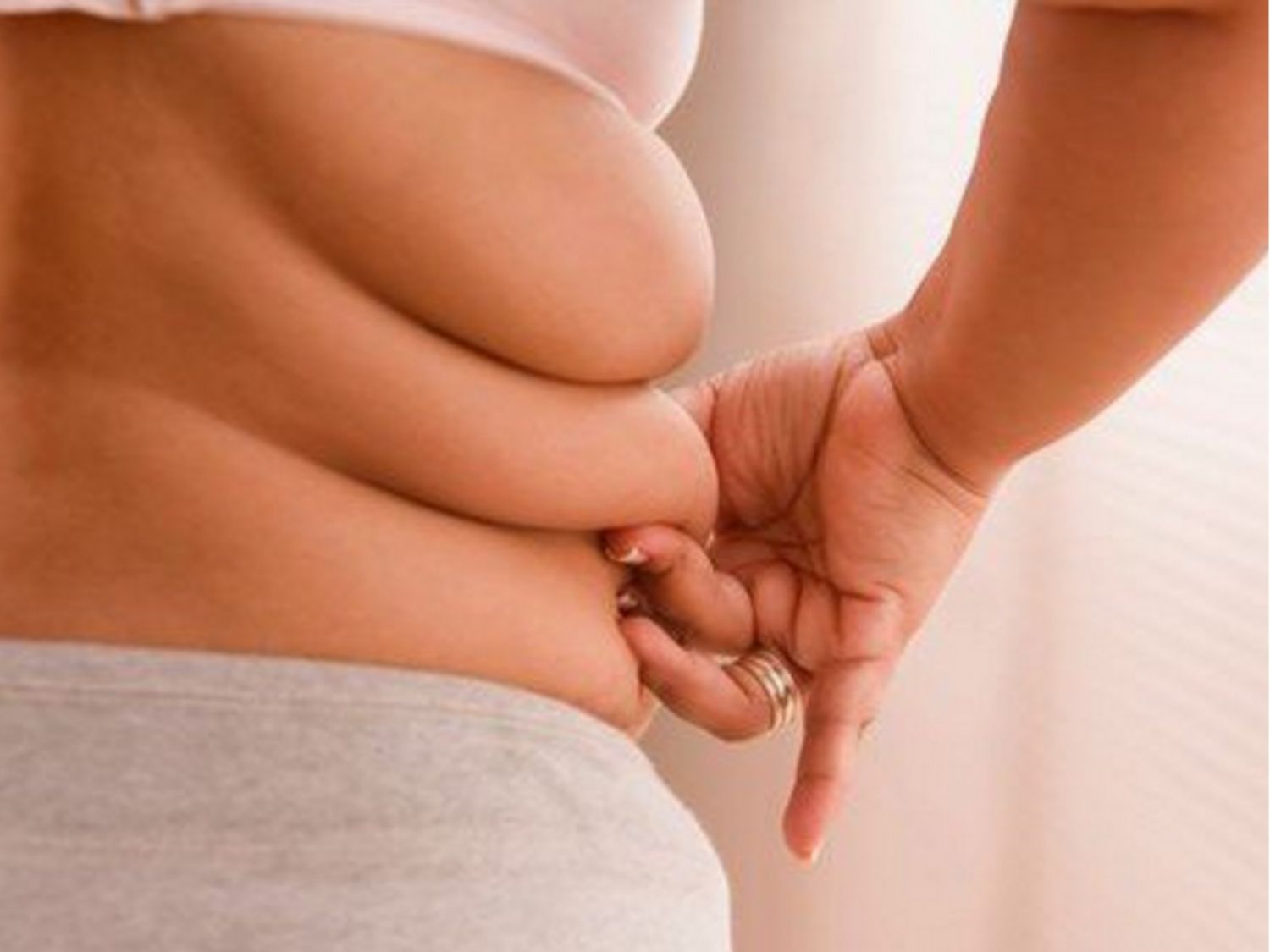 Mỡ lưng là vùng mỡ khó giảm