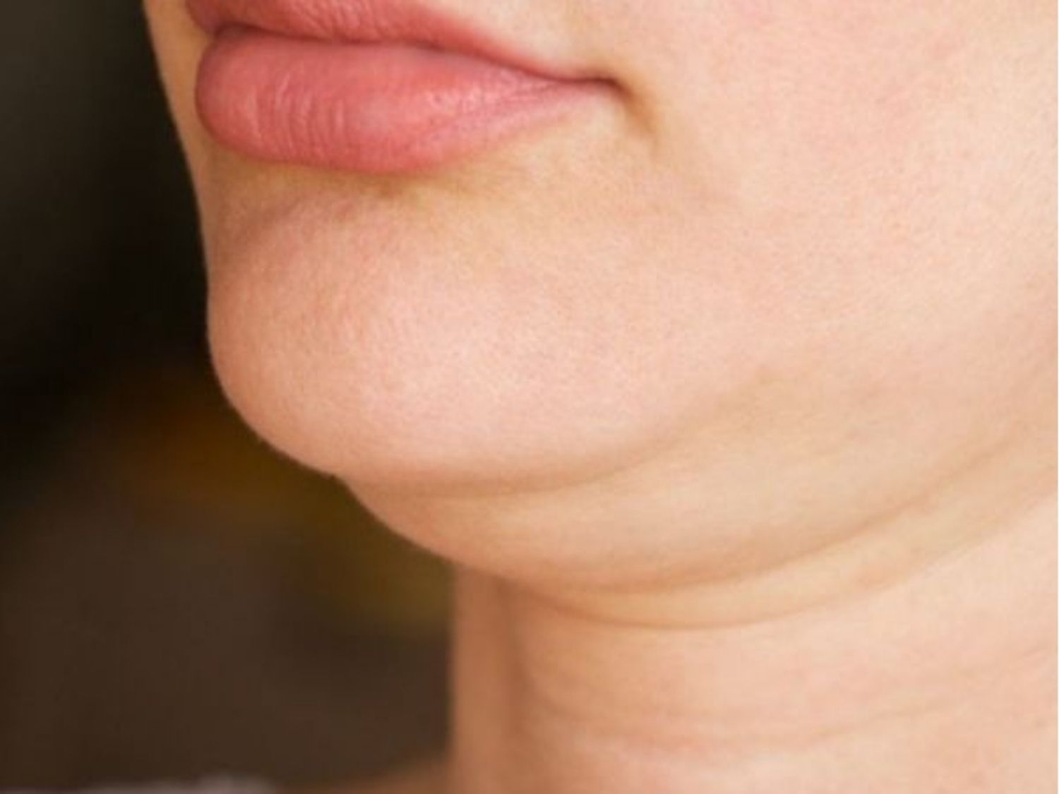 phụ nữ hai cằm