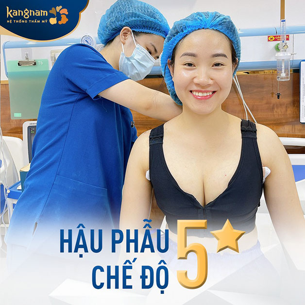 Đội ngũ điều dưỡng viên tận tâm, chu đáo, luôn theo dõi sát sao tình trạng sức khỏe của khách hàng