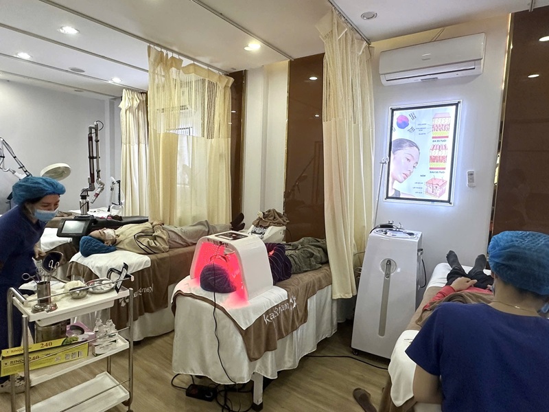 Máy móc hiện đại, công nghệ tiên tiếp nhập khẩu 