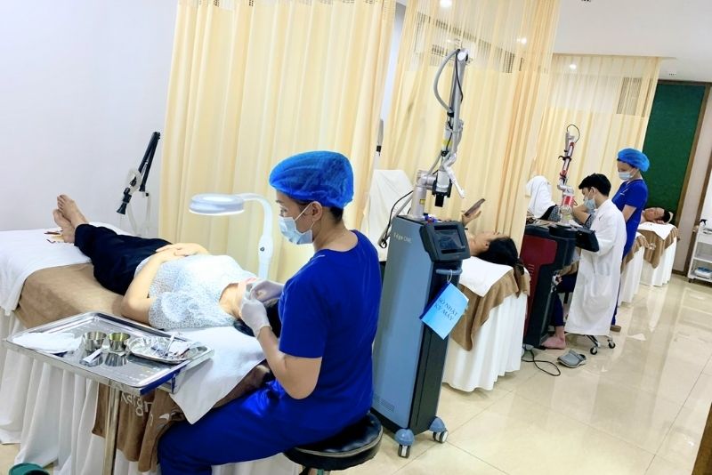 Máy móc hiện đại, không gian rộng rãi