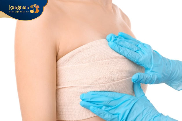 Người chuyển giới trước khi nâng ngực cần chuẩn bị tâm lý