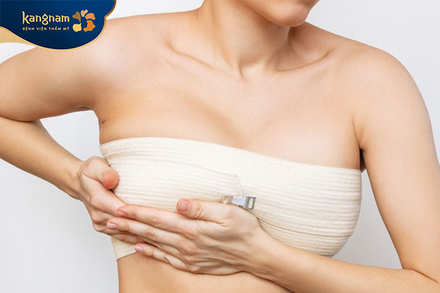 Mặc áo ngực định hình theo chỉ định của bác sĩ