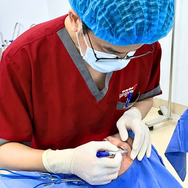 Cắt mí giúp loại bỏ tình trạng sụp mí, lão hóa, da mí chảy xệ