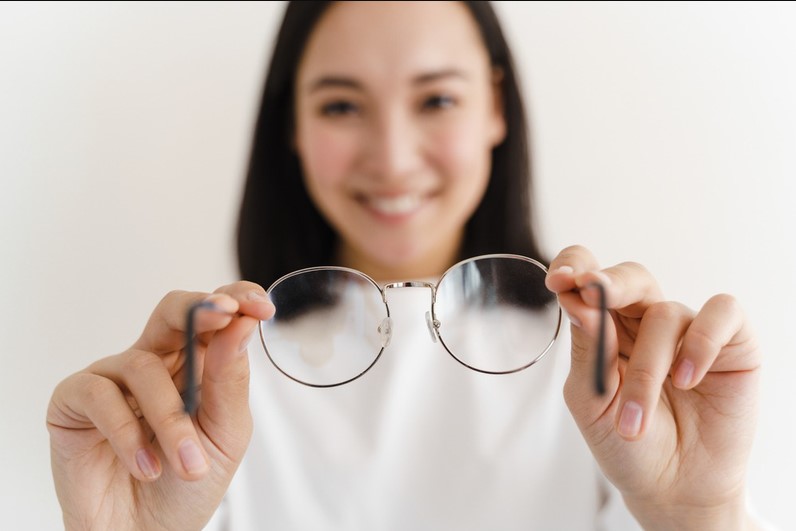 Trường hợp bị cận nặng cần có đánh giá của bác sĩ chuyên khoa