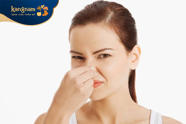 Đau sau quá trình hút dịch nâng mũi do tổn thương mô mềm, nhiễm trùng