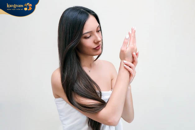 Tắm rửa sạch sẽ vào cuối ngày và khi cơ thể ra nhiều mồ hôi