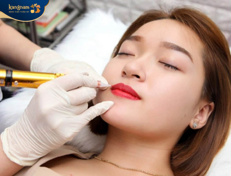 Sử dụng kỹ thuật phun môi hiện đại nên giảm thiểu tình trạng đau cho khách hàng