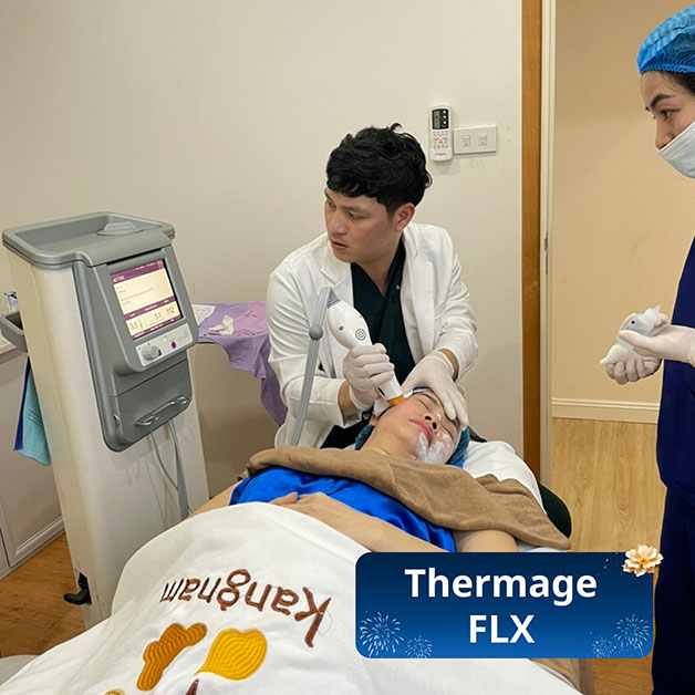 Thermage FLX hoạt động bằng cách sử dụng năng lượng RF