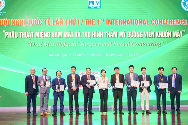 Dr. Richard Huy tham gia