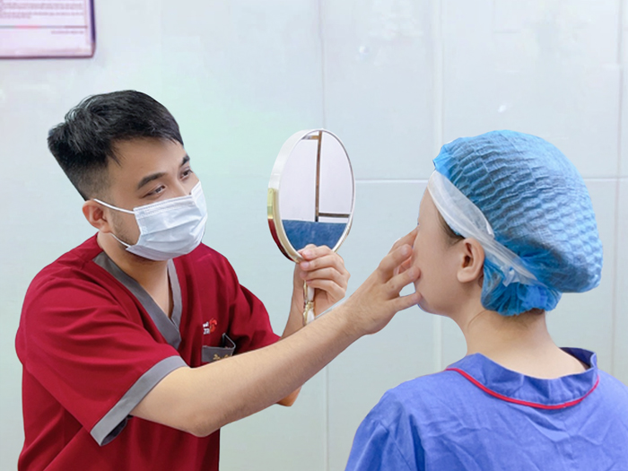 Tư vấn và thăm khám