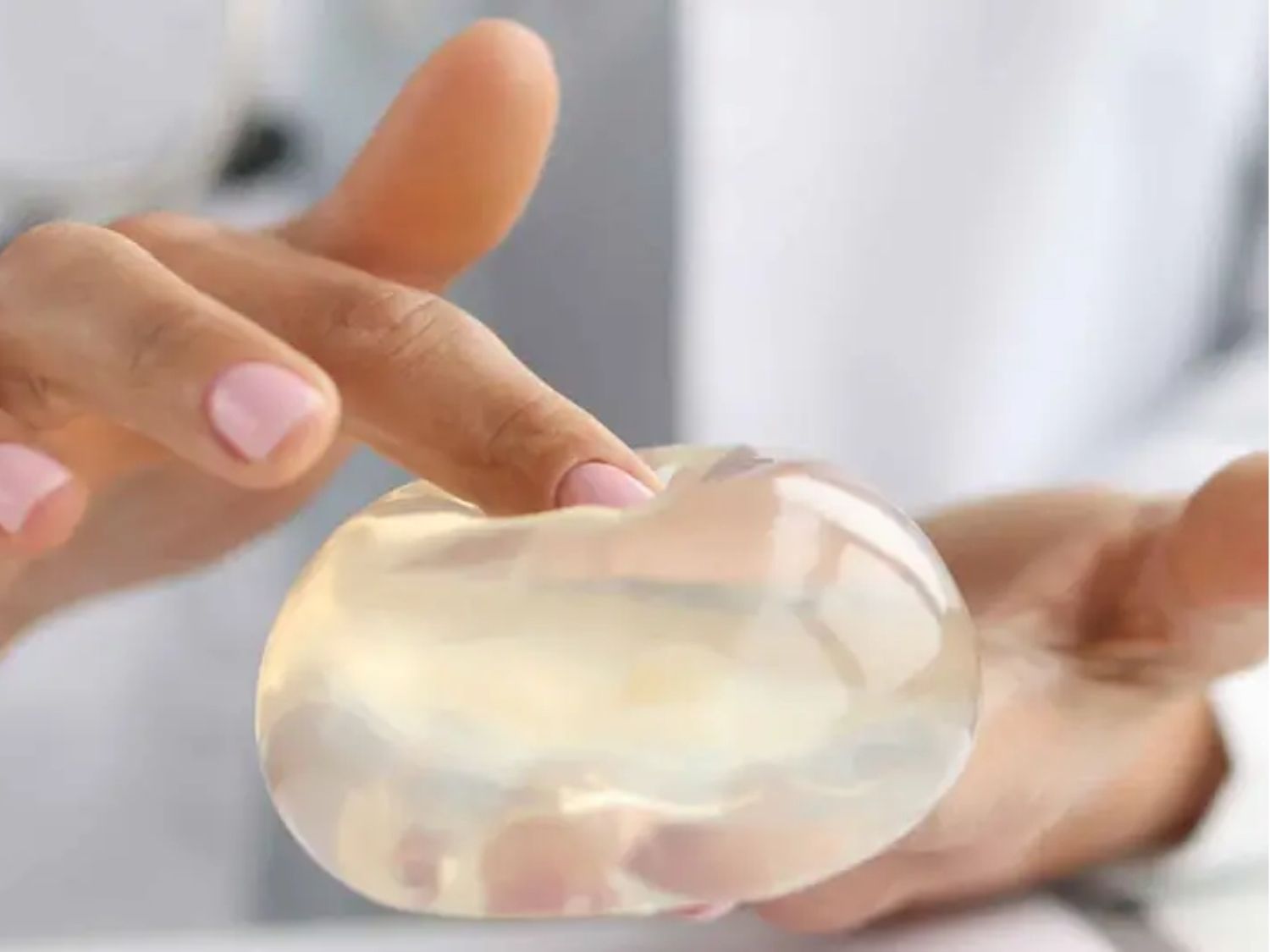 Túi ngjwc silicone có chứa gel silicone gắn kết, được dùng phổ biến nhất hiện nay