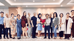 TS.BS Võ Tiến Huy chủ trì đón tiếp đoàn Giáo sư, Bác sỹ đến từ Đại học Stanford, Hoa Kỳ.