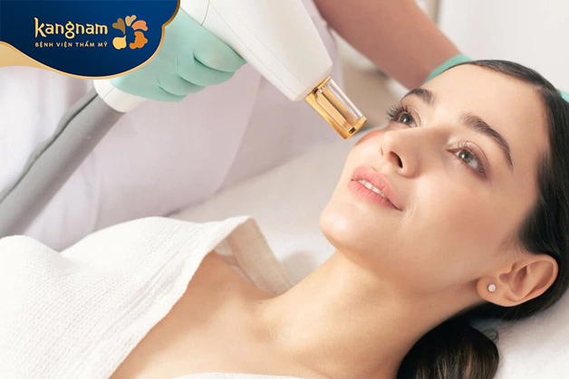 Điều trị mụn ở cổ bằng laser