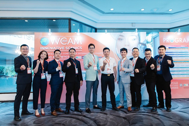 Bác sĩ Henry Nguyễn cùng các bác sĩ của Bệnh viện Thẩm mỹ Kangnam ội nghị WCAM lần thứ 2 & TACS lần thứ 37