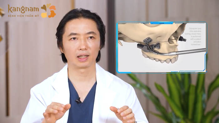 Tiến sĩ, bác sĩ Richard Huy - Trưởng ekip Hành trình lột xác