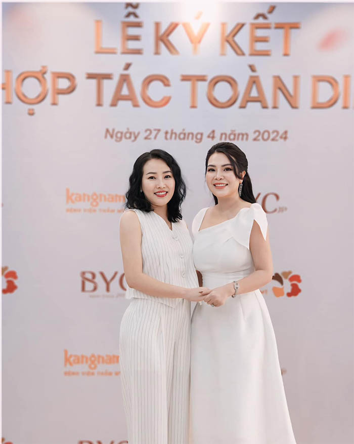 Đại diện Viện thẩm mỹ Kangnam và thương hiệu BYC trong buổi lễ ký kết