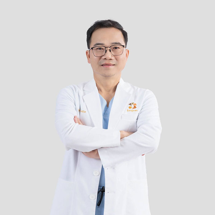 Bác sĩ Felix Trần nổi tiếng “mát tay” trong phẫu thuật thẩm mỹ