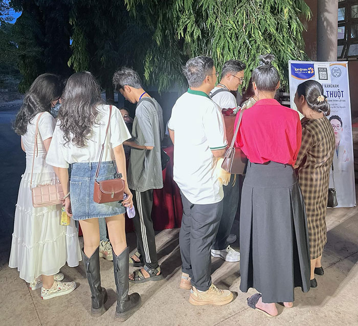 Kangnam dành tặng nhiều phần quà cho các thí sinh và sinh viên của trường