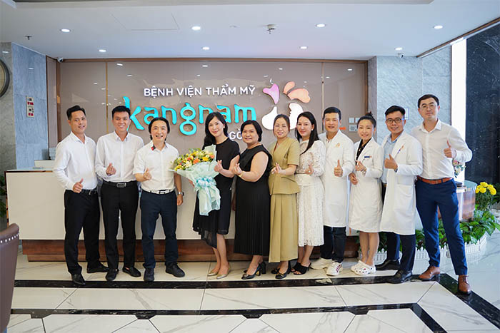 Giáo sư, Bác sĩ Dung Nguyễn và độ ngũ bác sĩ, nhân viên Kangnam trong buổi tọa đàm