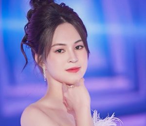 Hành Trình Lột Xác Kim Phượng