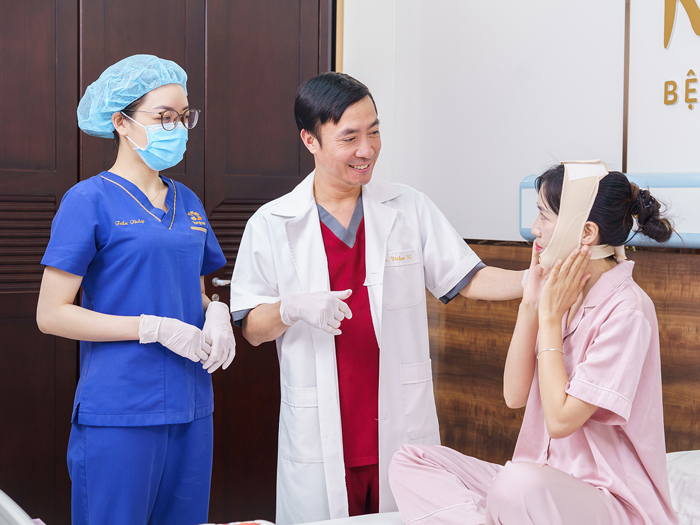 Bác sĩ Vũ Hữu Chỉnh chuyên gia gần 20 năm kinh nghiệm trong lĩnh vực hàm mặt