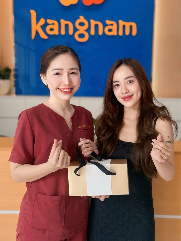 Khách hàng hài lòng với kết quả điều trị sau khi trải nghiệm dịch vụ Kangnam Biozen