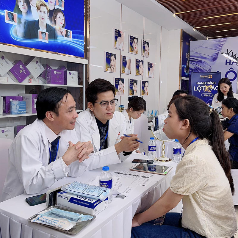 Vòng casting trực tiếp với các bác sĩ chuyên môn của BV Thẩm mỹ Kangnam
