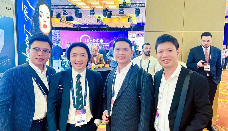 Đội ngũ bác sĩ chuyên khoa tại Bệnh viện Thẩm mỹ Kangnam tham gia hội nghị ISAPS 2025
