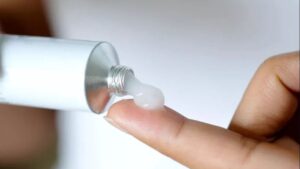 Thuốc liền sẹo sau cắt mí: Có nên dùng không & cách sử dụng an toàn