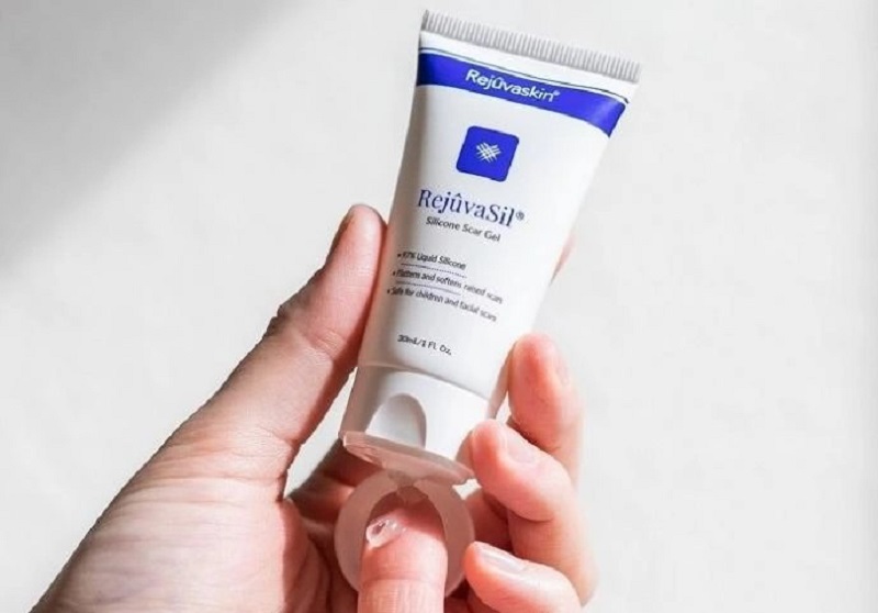 Kem trị sẹo Rejuvasil Gel chứa nhiều thành phần giúp giảm sẹo ở mí mắt