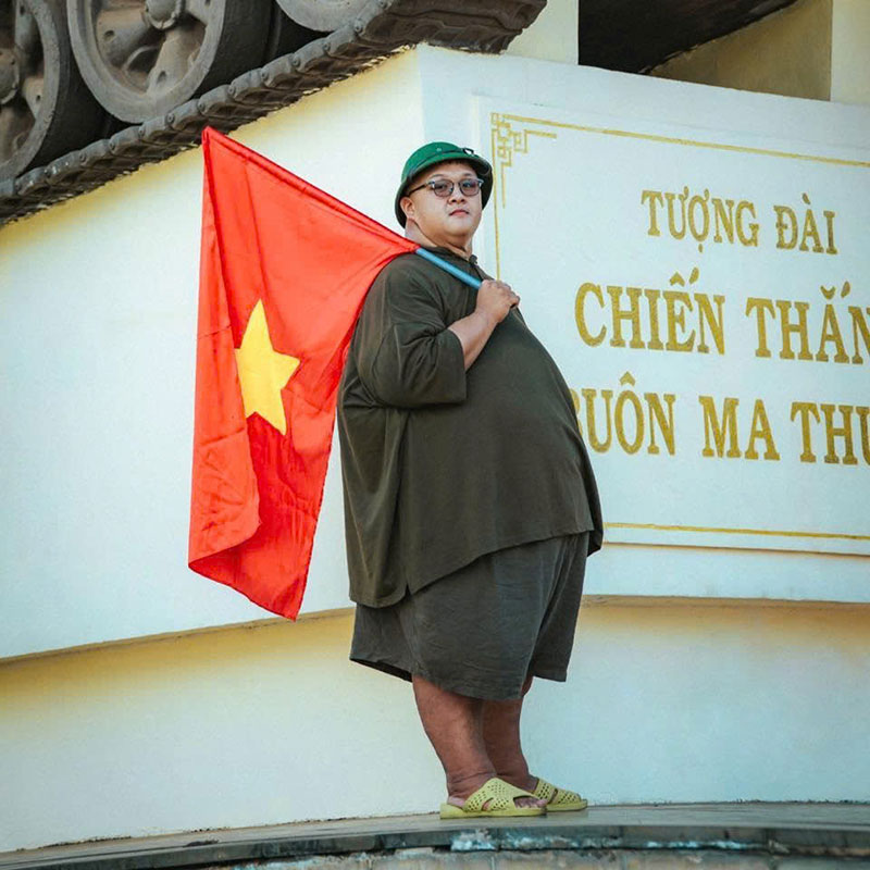 Trọng Nhân nặng nề với thân hình “quá khổ”