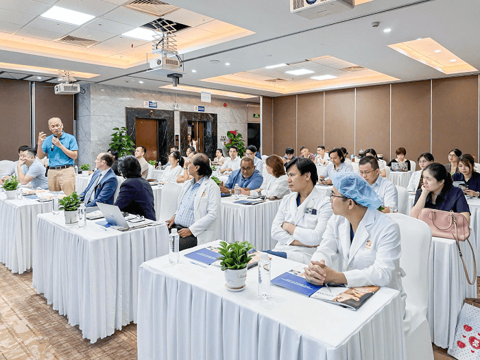 Workshop có sự tham gia của nhiều chuyên gia, bác sĩ thẩm mỹ