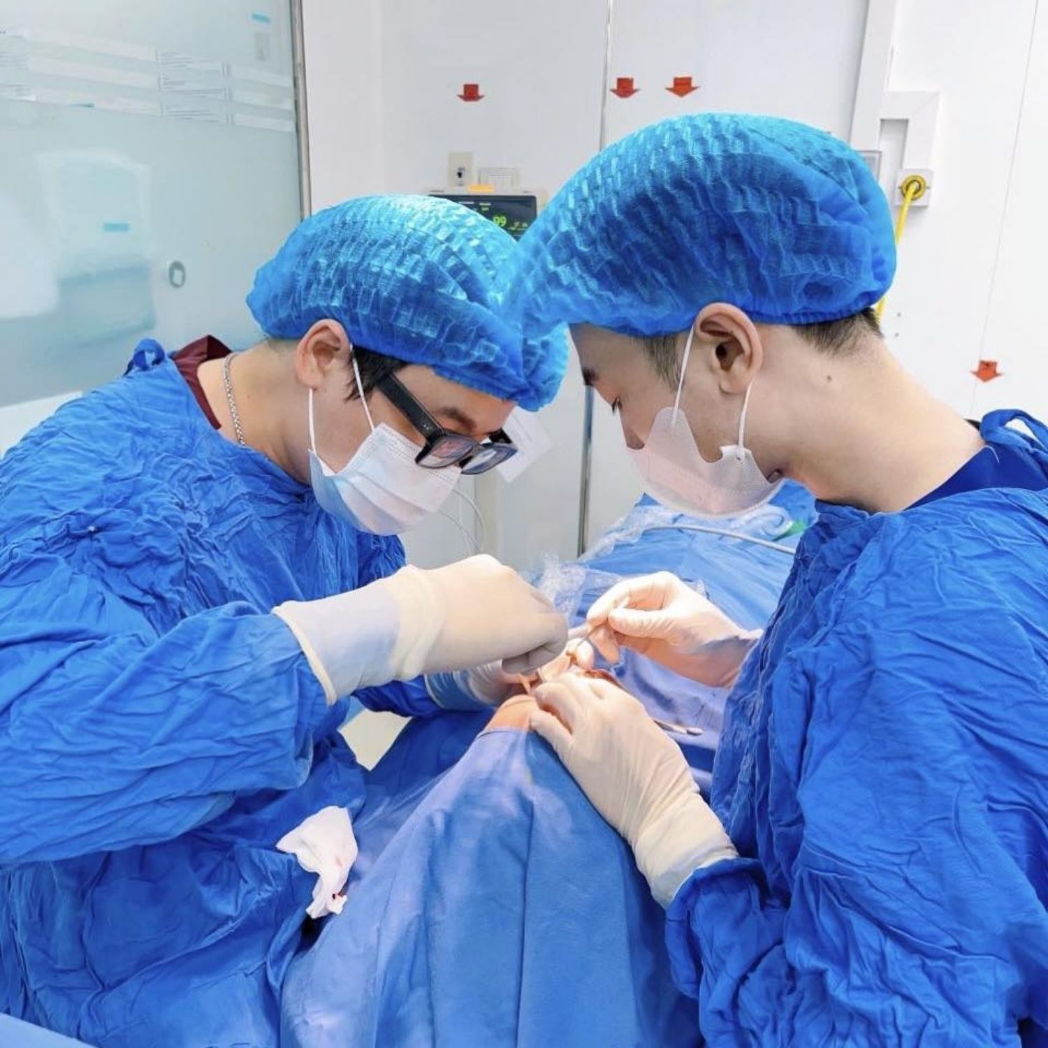 Tay nghề bác sĩ quyết định tới độ bền nếp mí