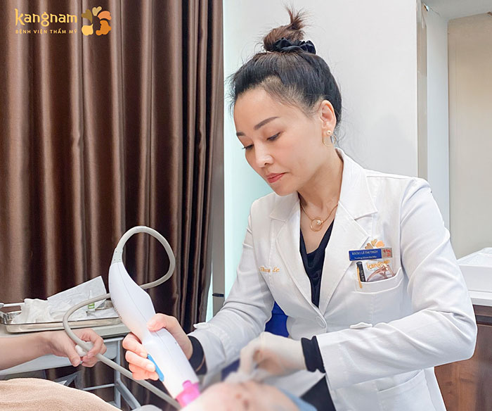 Bác sĩ da liễu Thủy Lê