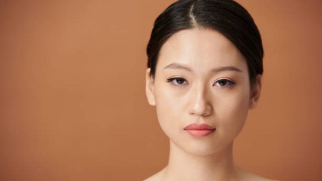 Gò má cao là gì? Đặc điểm, ưu nhược điểm và cách cải thiện phù hợp