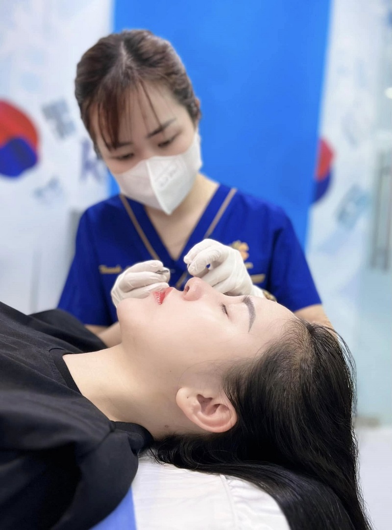 Quá trình cắt chỉ không gây đau