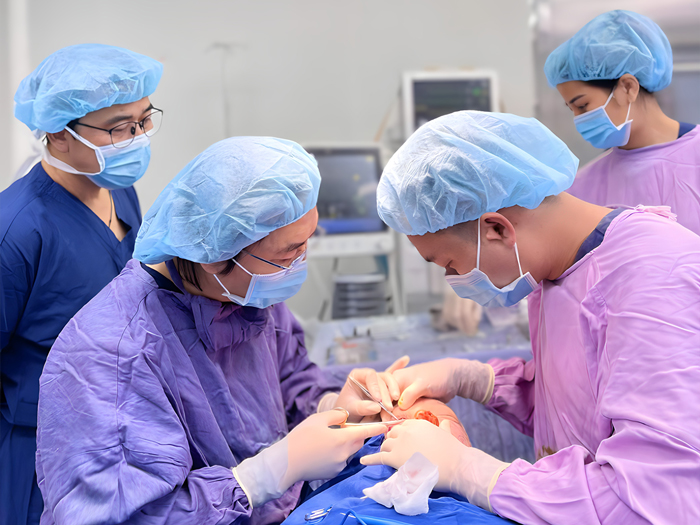 Bệnh viện uy tín có phòng phẫu thuật đạt chuẩn